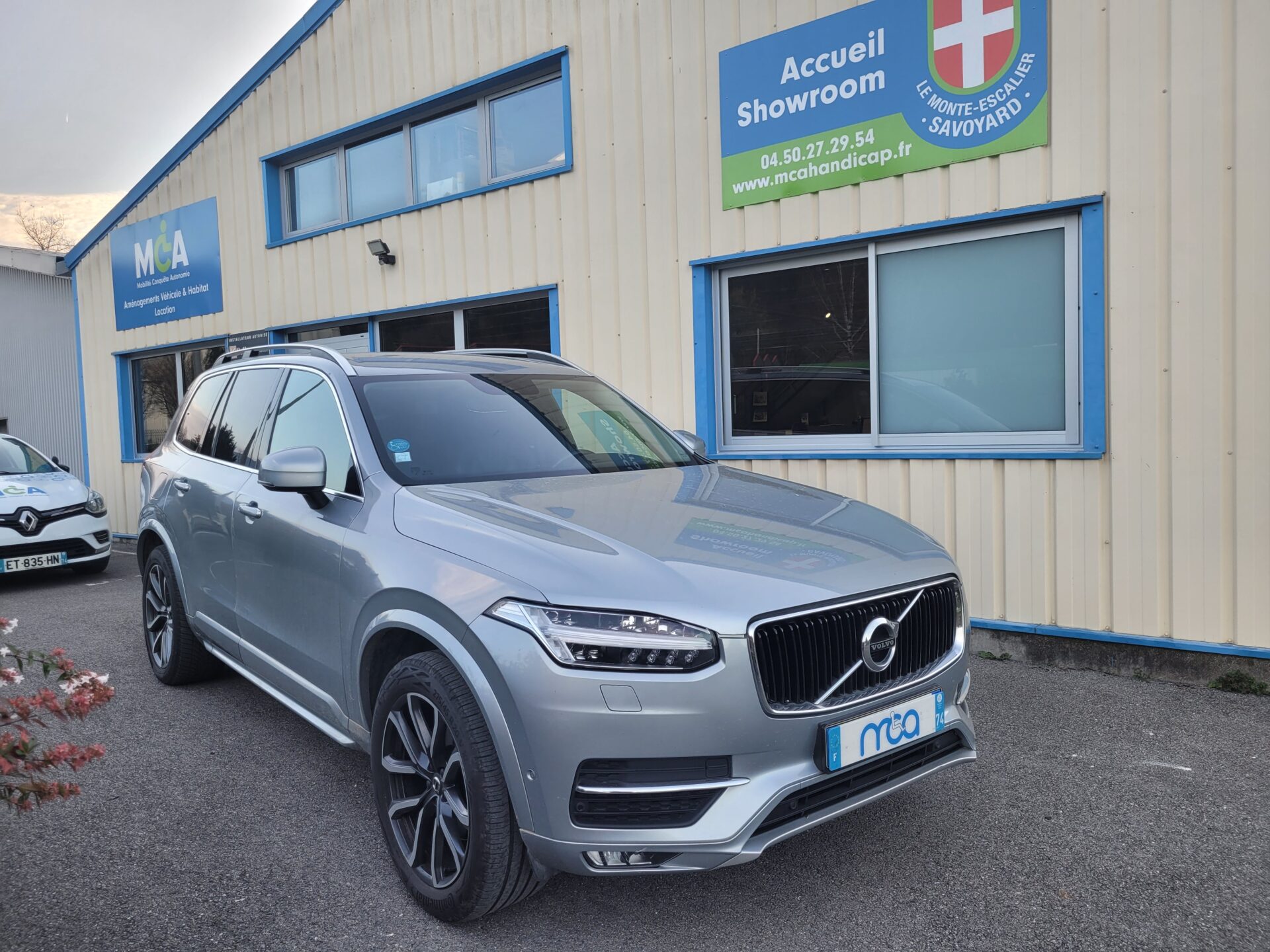 Aide au transfert – Siège pivotant sortant en place passager – VOLVO XC 60