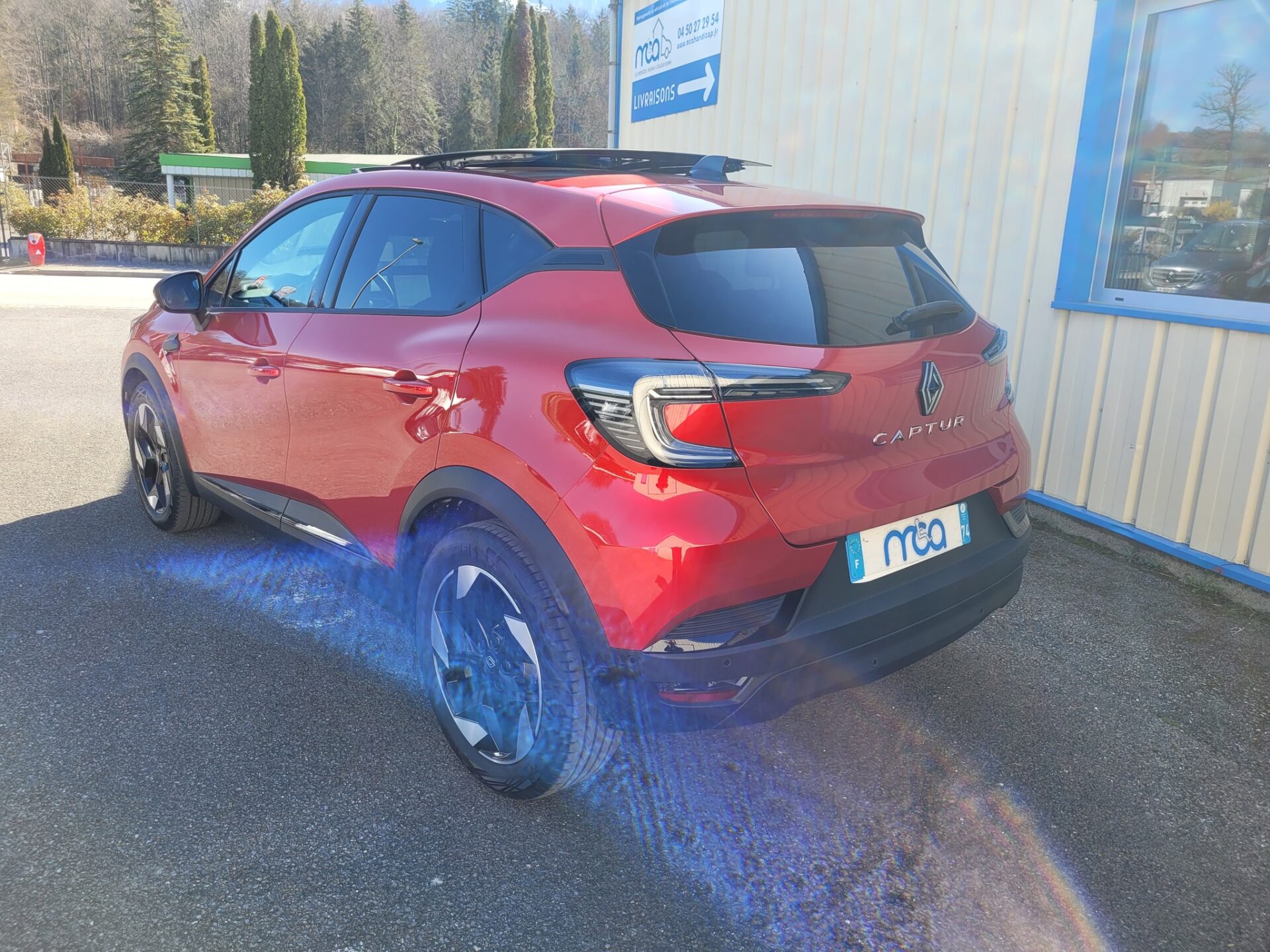 Photo de l'arrière d'une voiture RENAULT Captur 2025