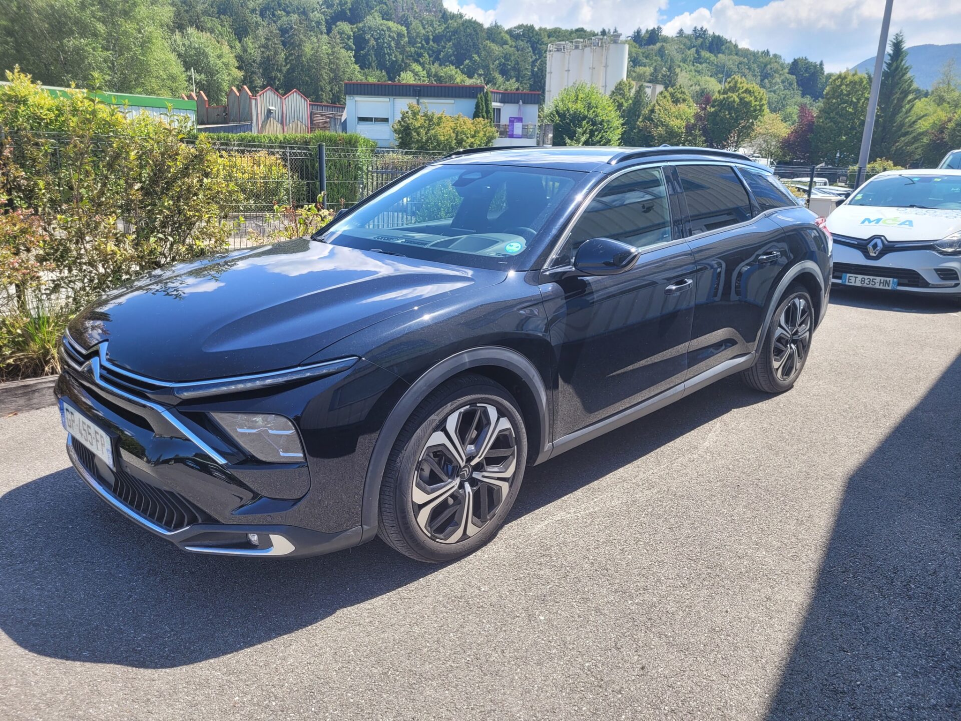 Pédale accélératrice à gauche by Sojadis et frein manuel à baisser by Kivi Mobility Freedom srl sur une Citroën C5 X BVA de 2024
