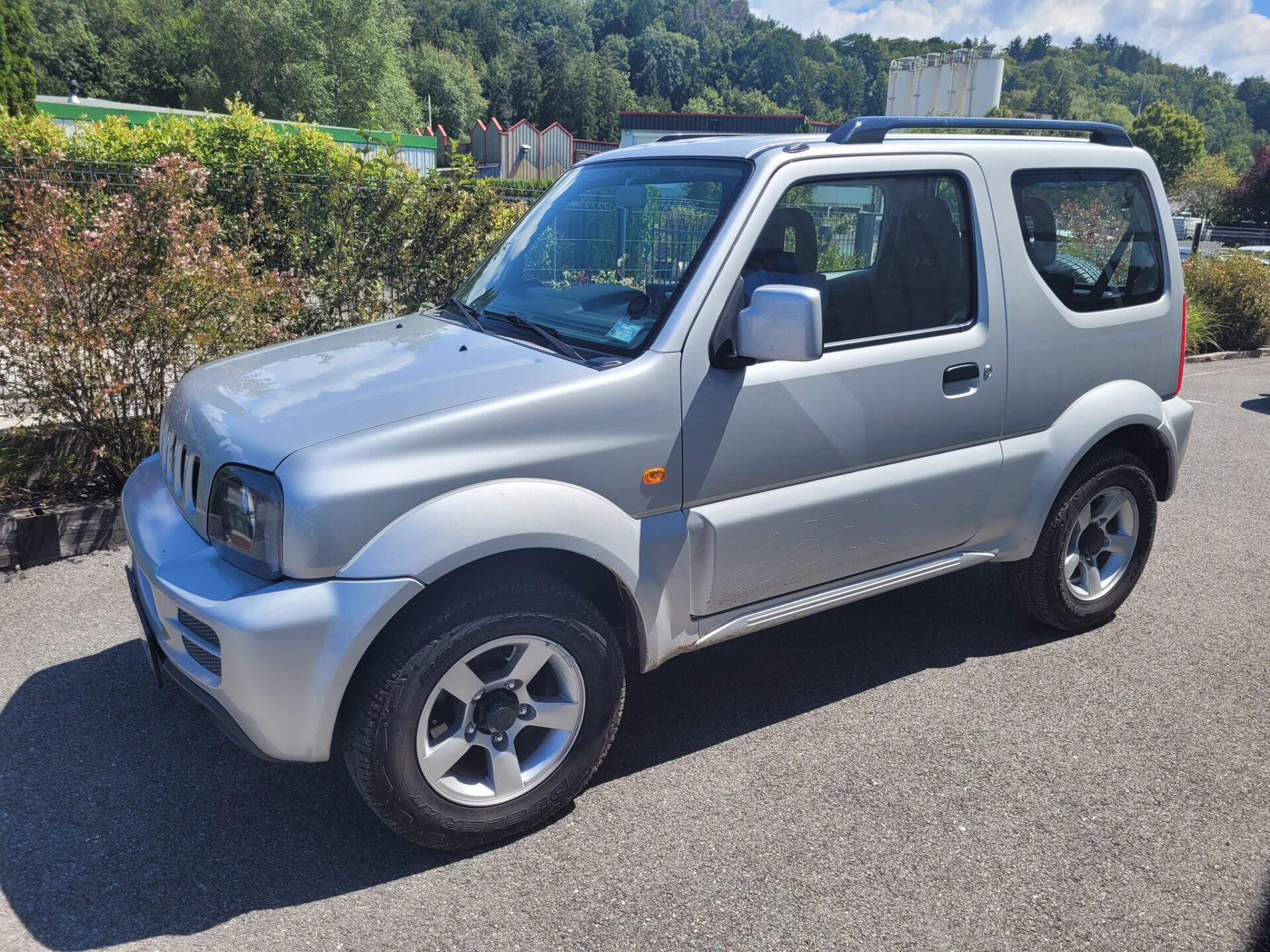 Poignée télécomande au volant by Sojadis sur un Suzuki Jimny BVA de 2014
