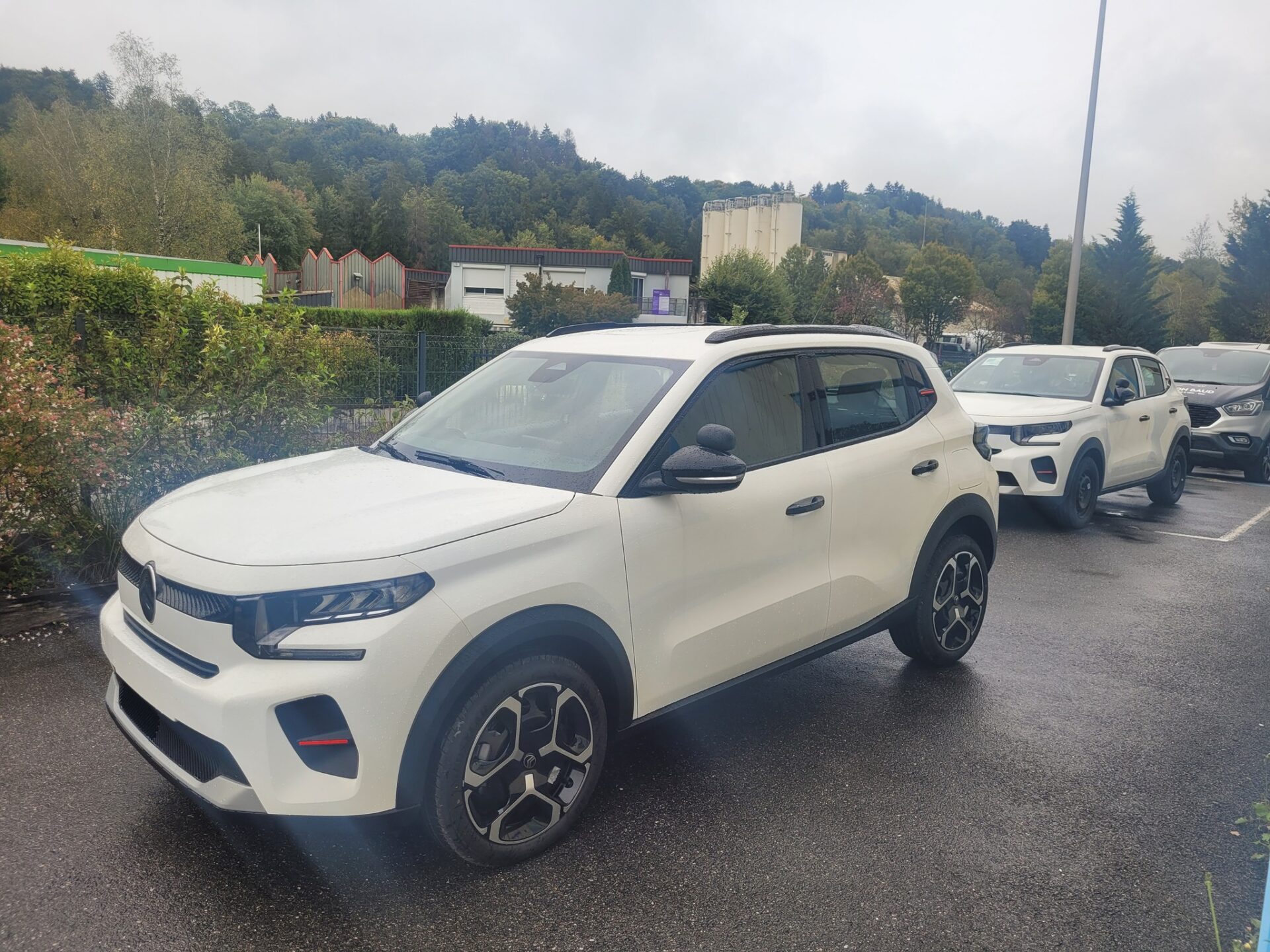 9 Citroën C3 équipées en version auto-école avec doubles commandes installées par MCA Handicap 73-74 et matériel Sojadis.