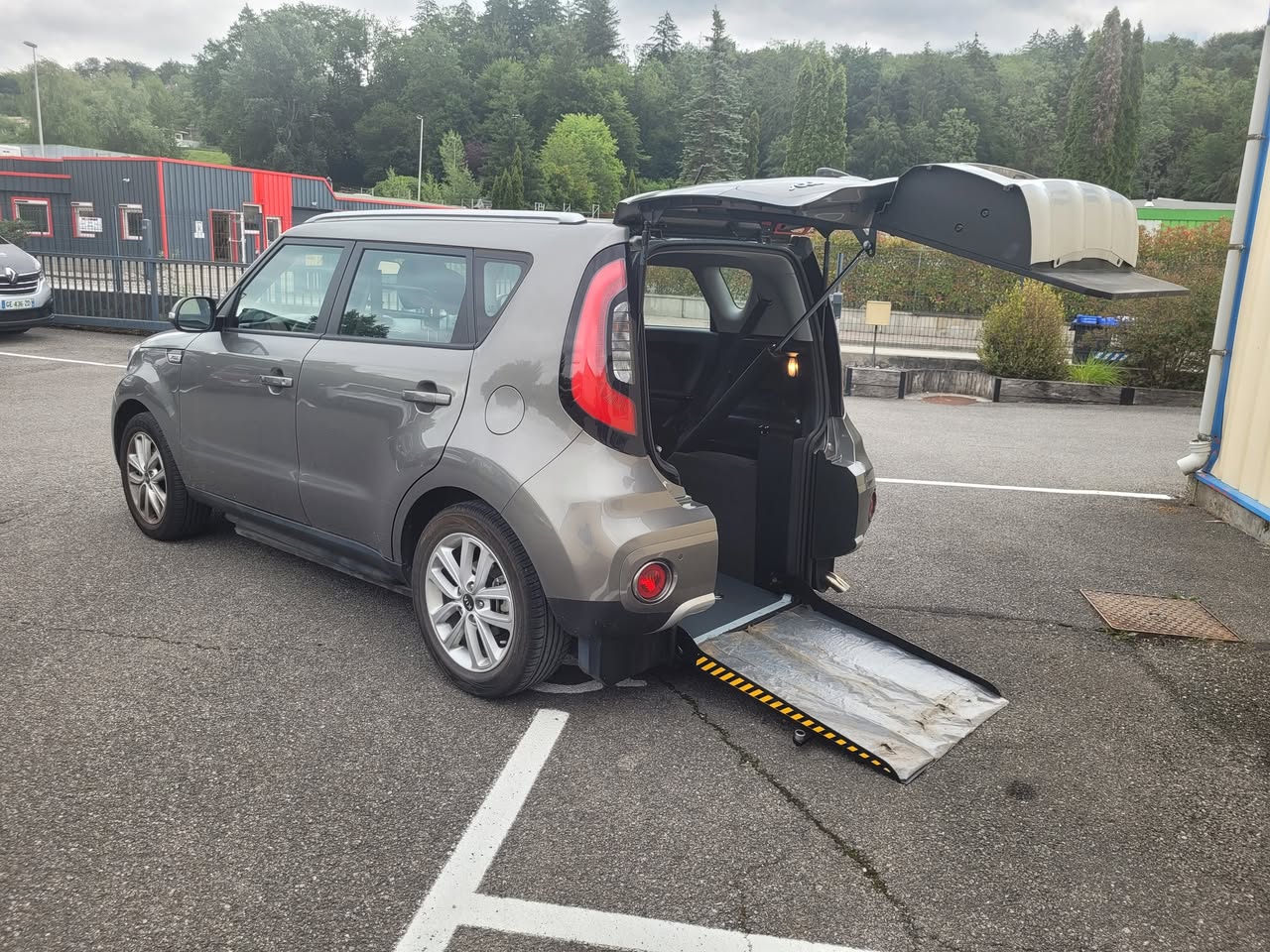 Intervention sur une Kia Soul E-Motion équipé par Kivi Mobility Freedom srl